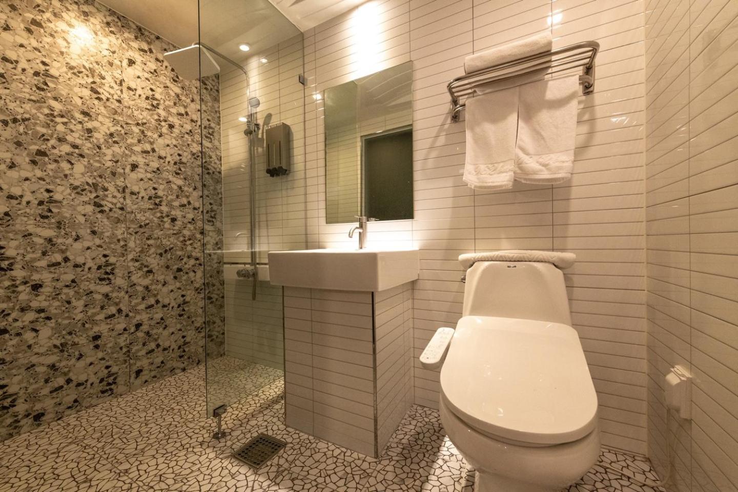 H Avenue Chuncheon Hotel Eksteriør billede