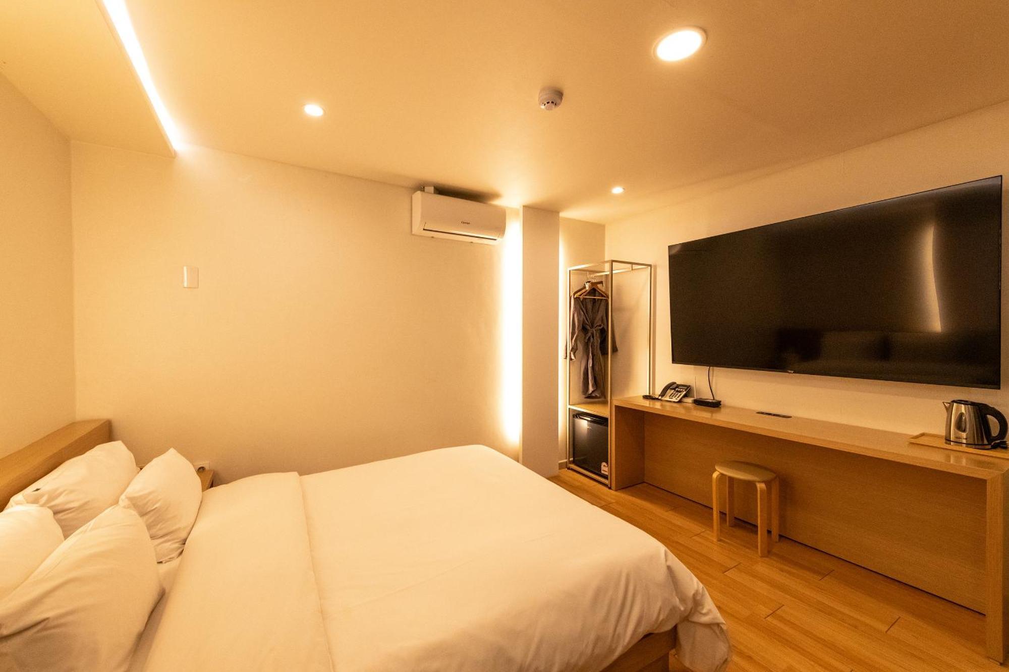 H Avenue Chuncheon Hotel Eksteriør billede