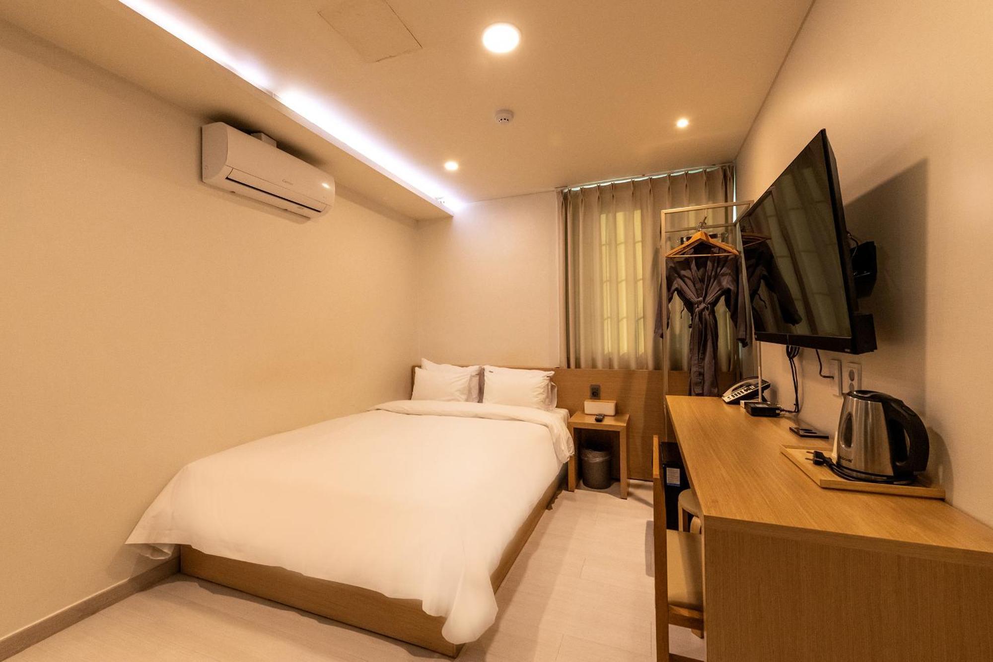 H Avenue Chuncheon Hotel Eksteriør billede